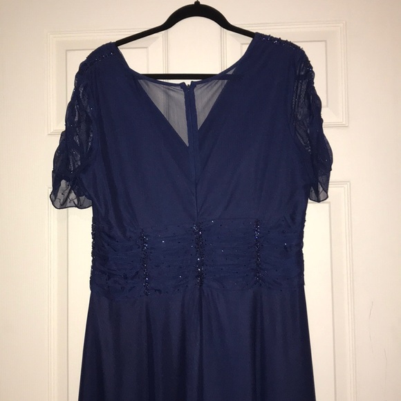 Navy formal dress - Picture 4 of 4
